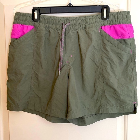 Columbia Omni block color olive & pink shorts size large - Picture 1 of 8